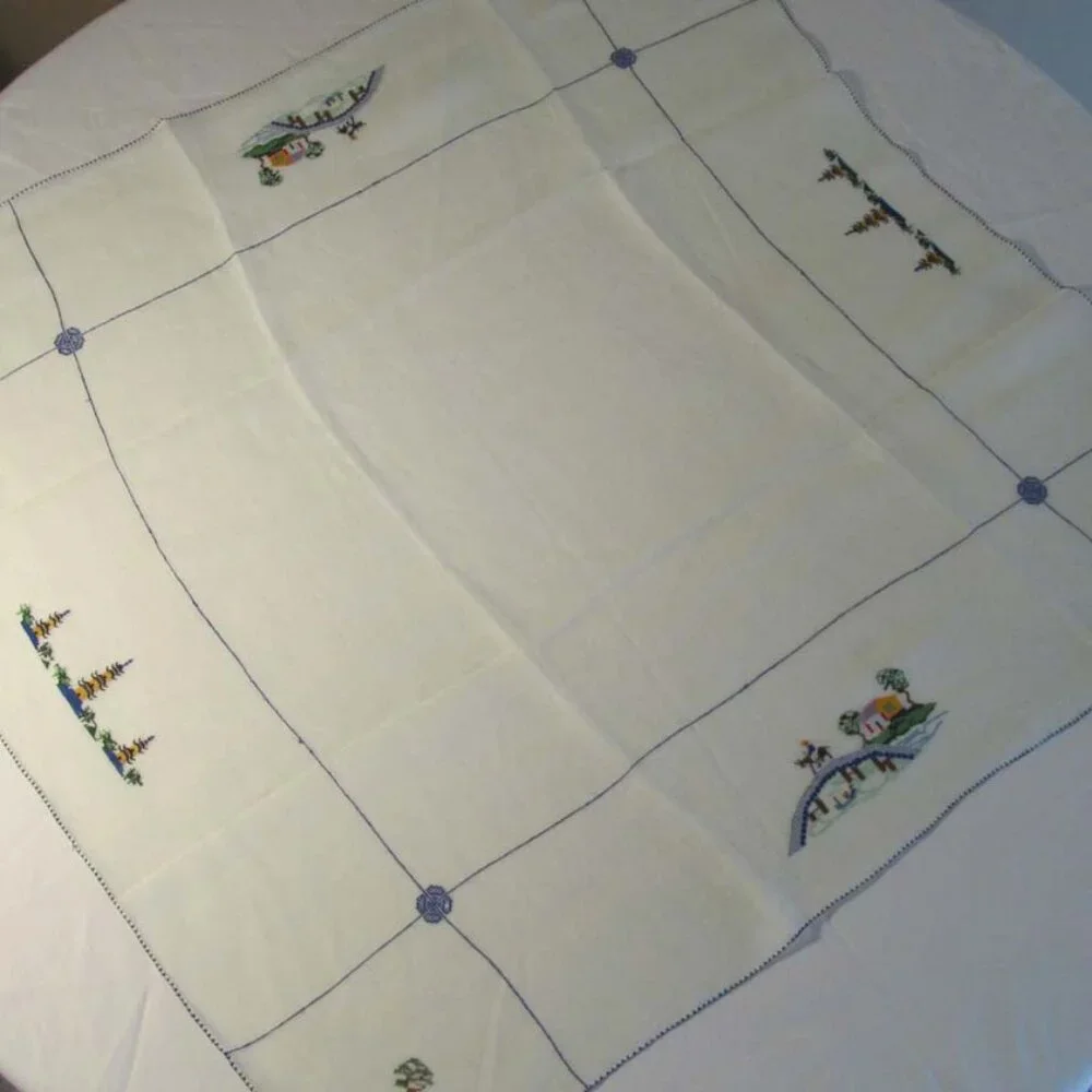 Vintage Chinese Embroidered Tablecloth & 4 Napkin Set - Linen from Asia